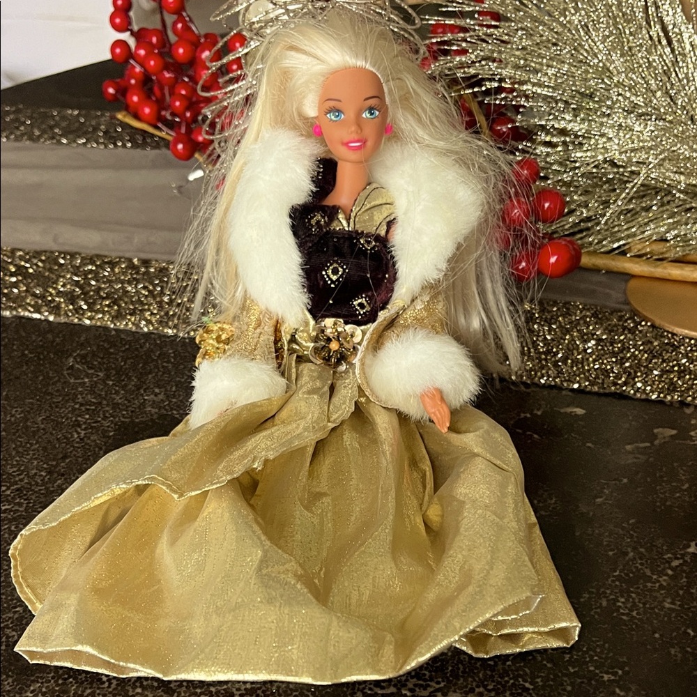 Vintage 1993 Barbie doll gold sparkle, glitter outfit with fur